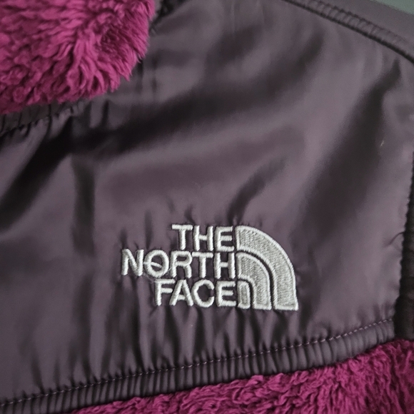The North Face Size Small Fuchsia Fleece Hooded Womens Full Zip - Picture 4 of 11